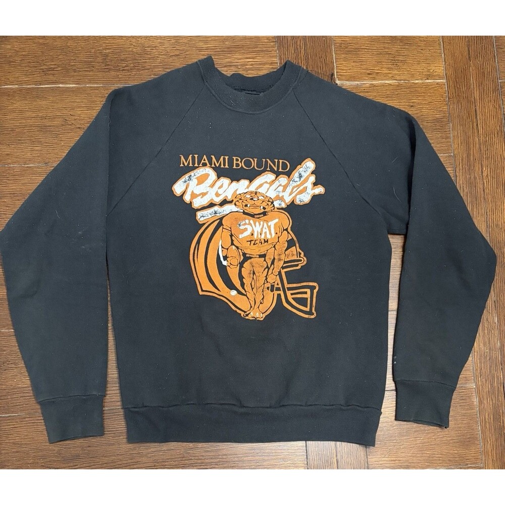 Vintage 1980s Men’s Size L Cincinnati Bengals Black Graphic Crewneck Sweater NFL